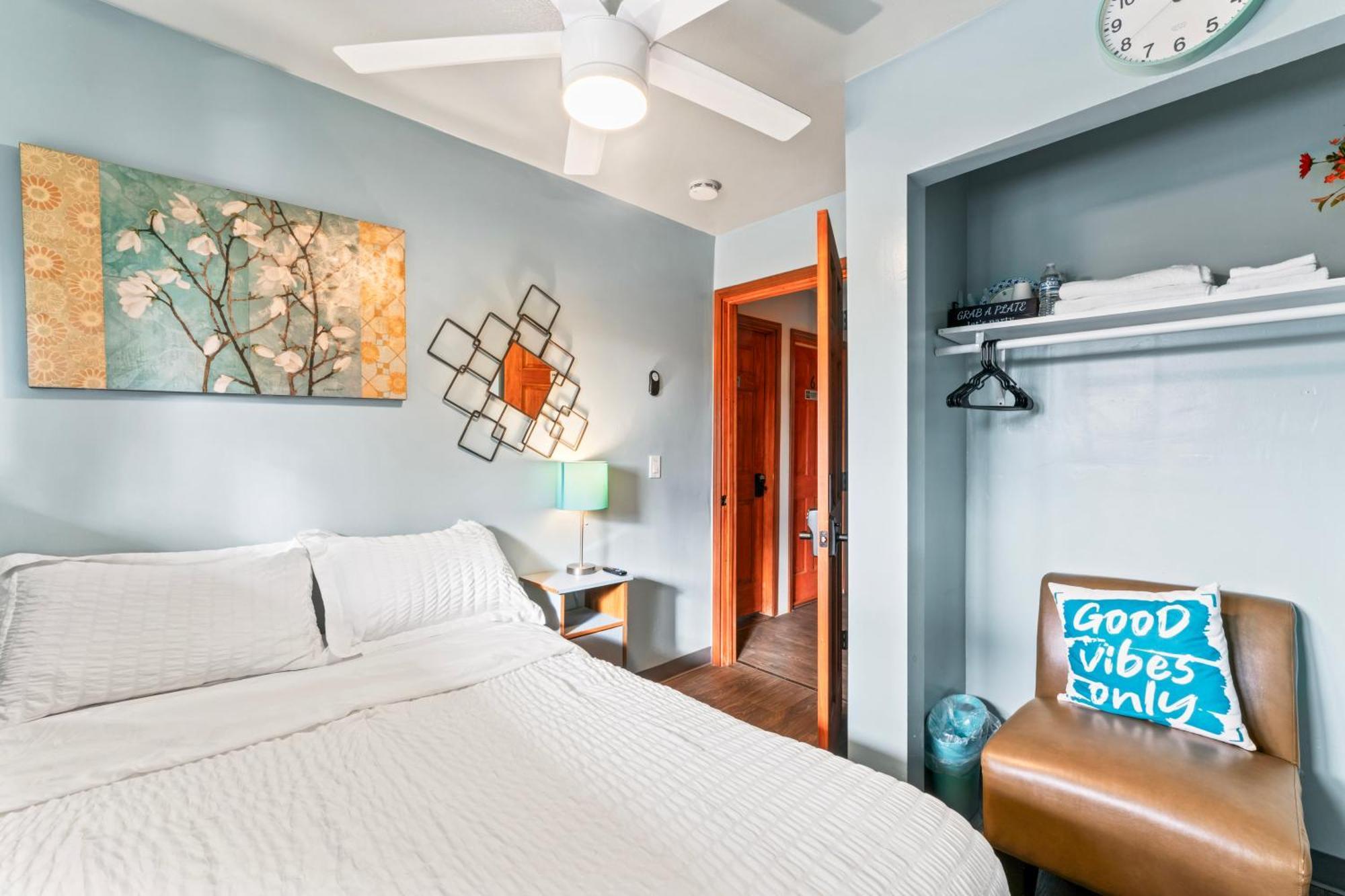Compact, Comfortable And Cozy Too แองเคอเรจ ภายนอก รูปภาพ