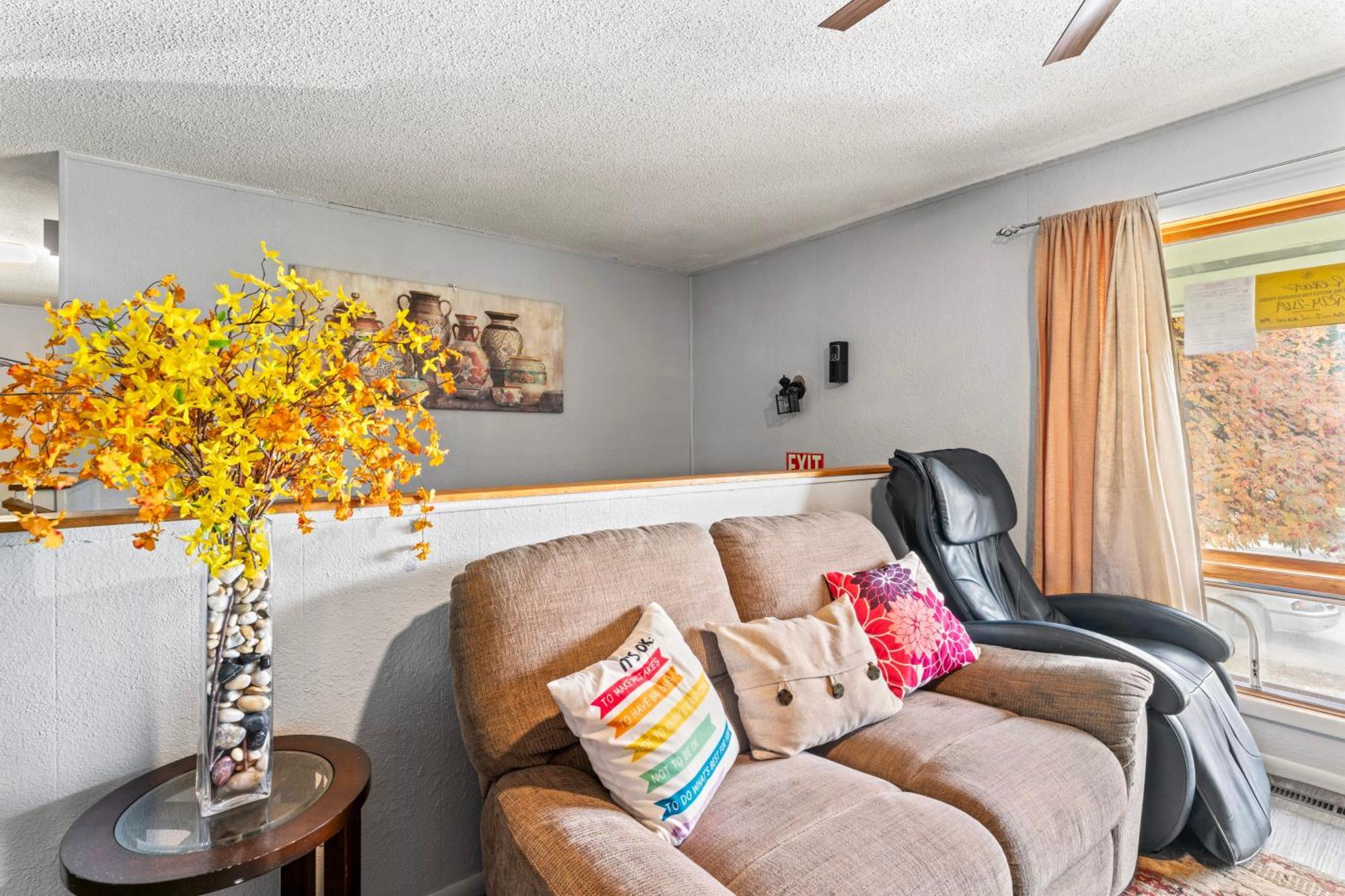 Compact, Comfortable And Cozy Too แองเคอเรจ ภายนอก รูปภาพ